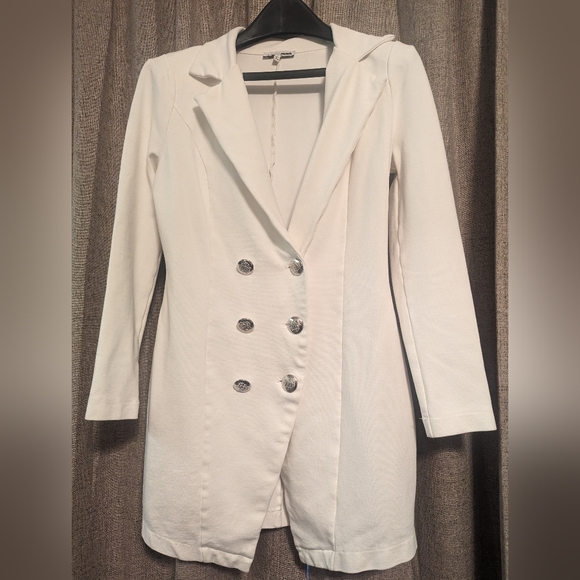 White button mini dress - Picture 2 of 3